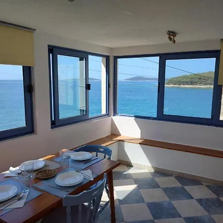 Bla A - Duplex Two Bedroom *